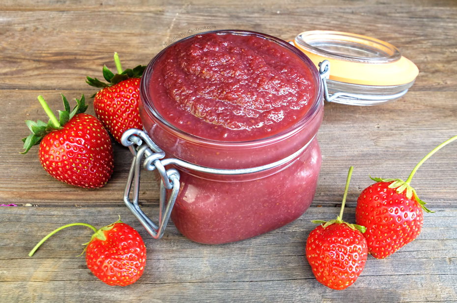 Homemade Strawberry Jam (with Chia Jam option)
