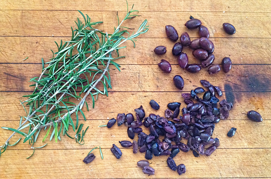 Raw Olive Bread - kalamata olives and rosemary| NutritionYouCanTrust.com